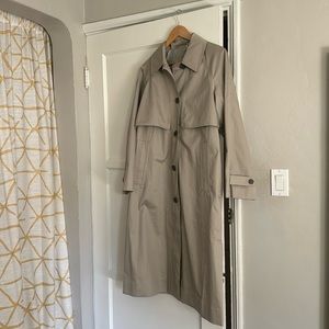 Everlane: The Long Mac Coat in STONE (Size Small)